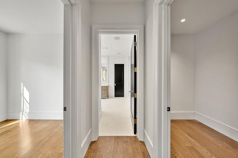 Spacious, unfurnished interior of a new home in Blue Heron Walk, Atlanta (Image 42).