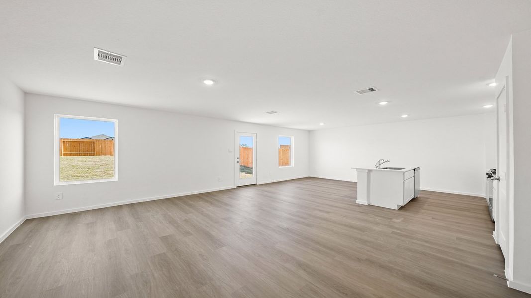 Spacious, unfurnished interior of a new home in Westward Pointe, Sealy (Image 14).