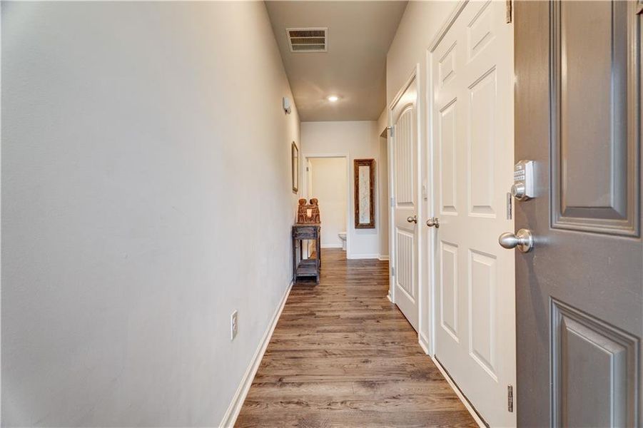 Spacious, unfurnished interior of a new home in , Dahlonega (Image 21).