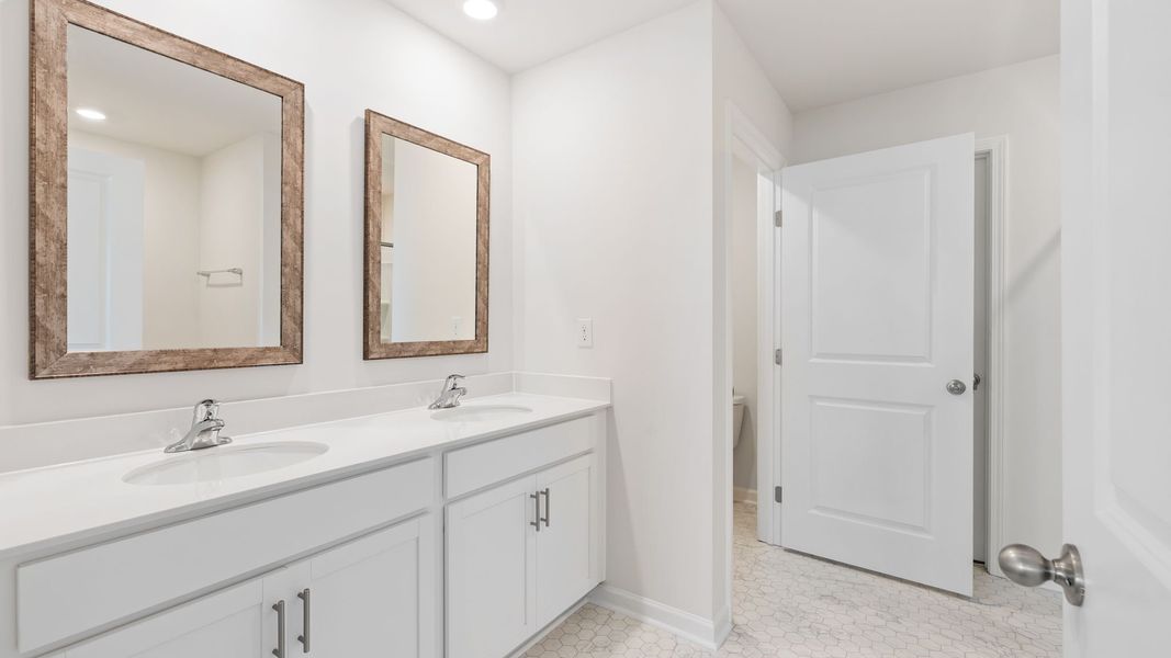 Furnished interior view inside a new home in Sage Grove, Lyman (Image 10).
