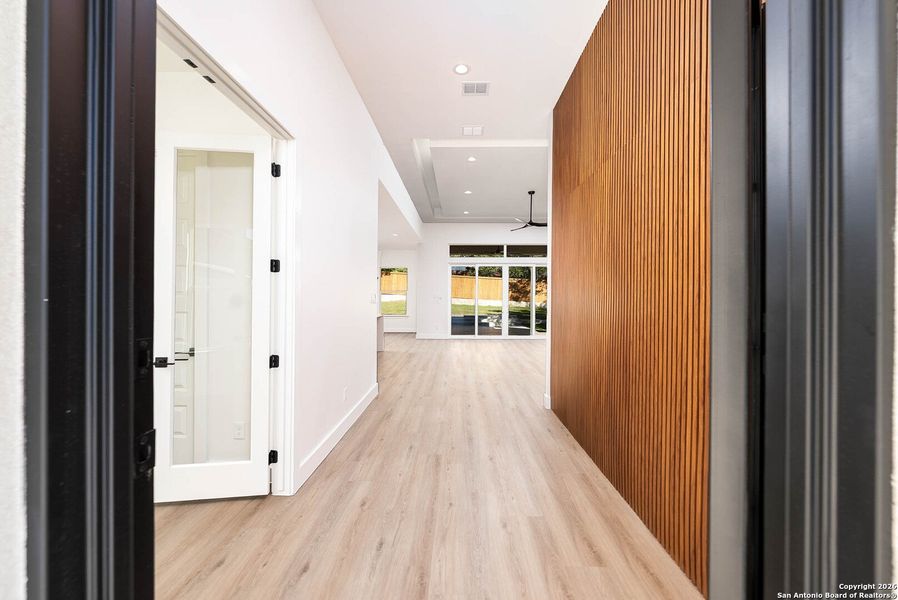 Spacious, unfurnished interior of a new home in , San Antonio (Image 39).