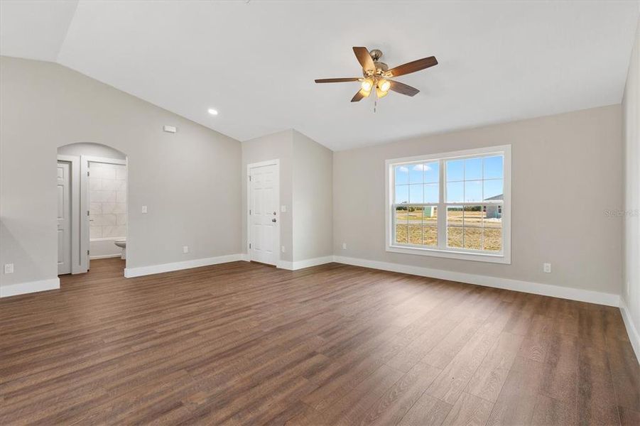 Spacious, unfurnished interior of a new home in , Ocklawaha (Image 16).