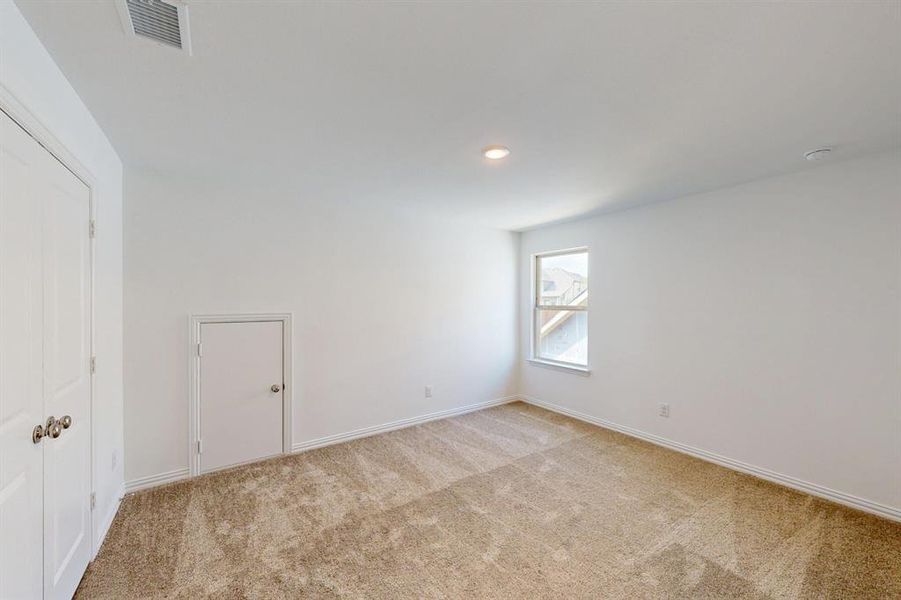 Spacious, unfurnished interior of a new home in Aster Park, McKinney (Image 23).