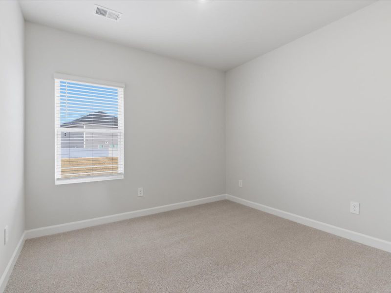 Spacious, unfurnished interior of a new home in Wexford Park, Fountain Inn (Image 16).