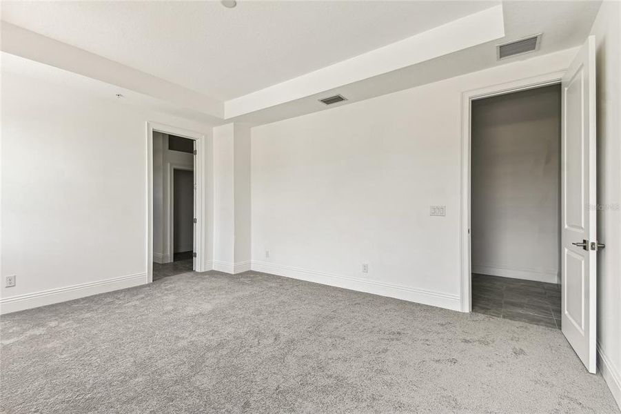 Spacious, unfurnished interior of a new home in , Lakewood Ranch (Image 32).