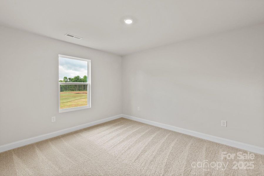 Spacious, unfurnished interior of a new home in Stagecoach Station, Gastonia (Image 16).