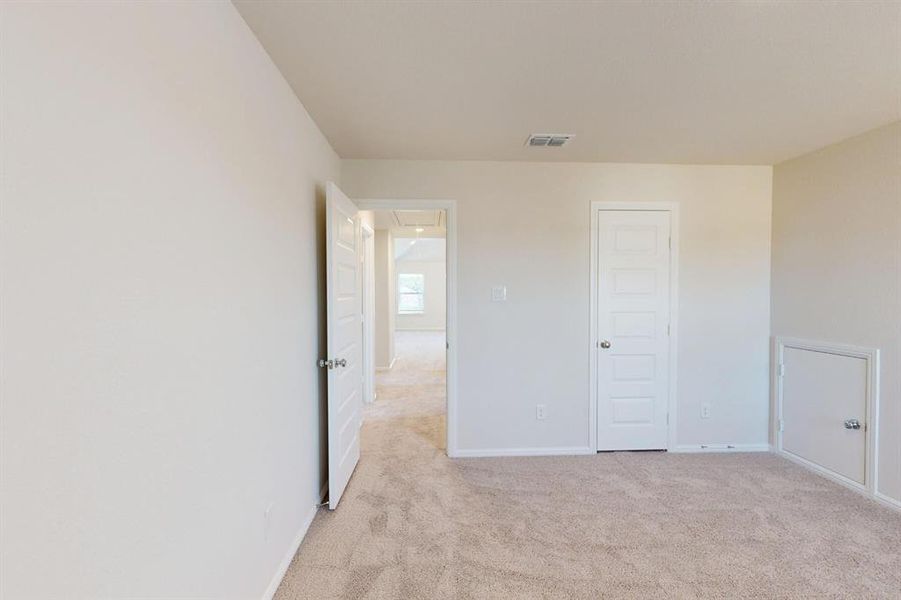Spacious, unfurnished interior of a new home in Kings Way, Denton (Image 13).
