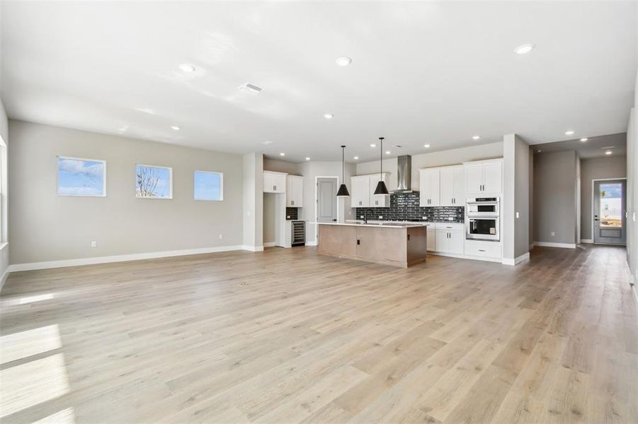 Spacious, unfurnished interior of a new home in Palmera Wellen Park - Classic Series, Venice (Image 16). Spacious, unfurnished interior of a new home in Palmera Wellen Park - Classic Series, Venice (Image 16).