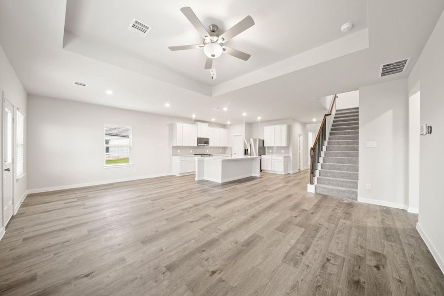 Spacious, unfurnished interior of a new home in Pearlbrook, Texas City (Image 20).