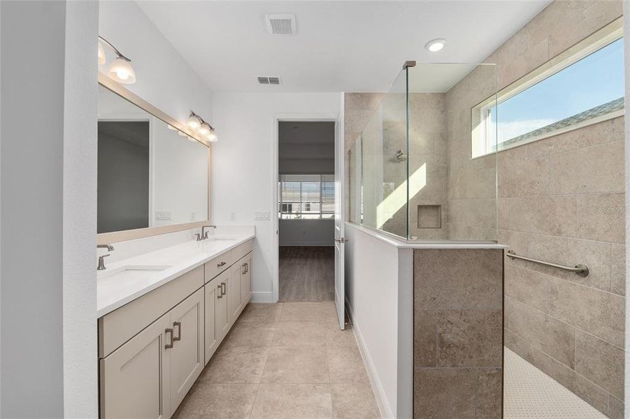 Furnished interior view inside a new home in , Ocala (Image 18).