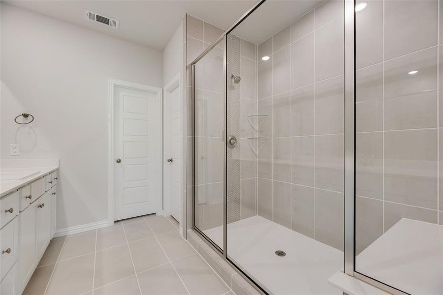 Furnished interior view inside a new home in , Frisco (Image 14).