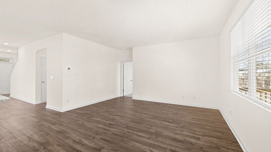 Spacious, unfurnished interior of a new home in Captain's Corner, Grovetown (Image 17).
