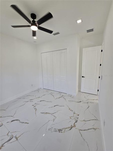 Spacious, unfurnished interior of a new home in , Tampa (Image 17).