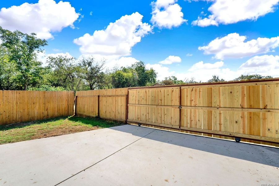 Exterior details and patio area of a home in , Hondo (Image 22).