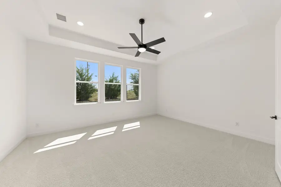 Spacious, unfurnished interior of a new home in Nelson Lake Estates, Rockwall (Image 20).
