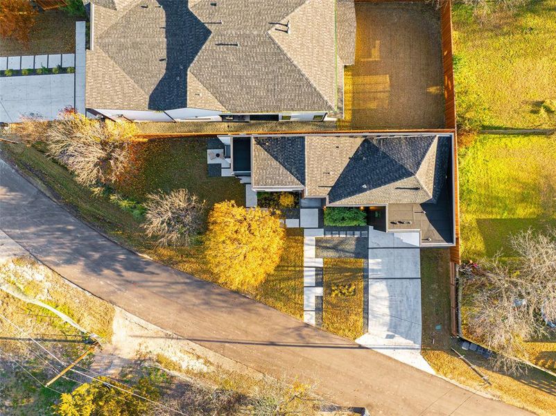 Exterior details and patio area of a home in , Dallas (Image 25).