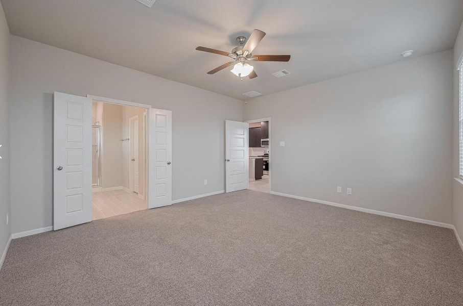 Spacious, unfurnished interior of a new home in River Ranch, Dayton (Image 12).