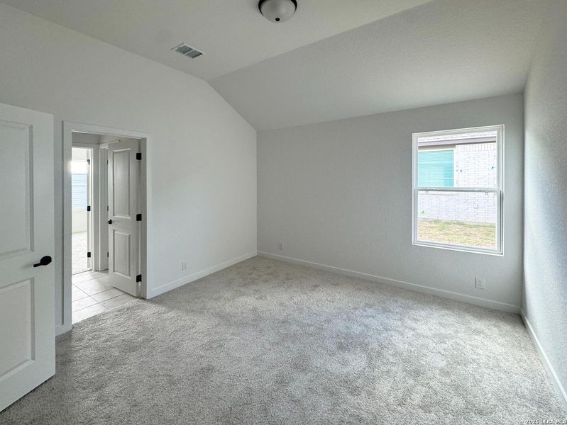 Spacious, unfurnished interior of a new home in Saddlebrook Ranch, Schertz (Image 10). Spacious, unfurnished interior of a new home in Saddlebrook Ranch, Schertz (Image 10).