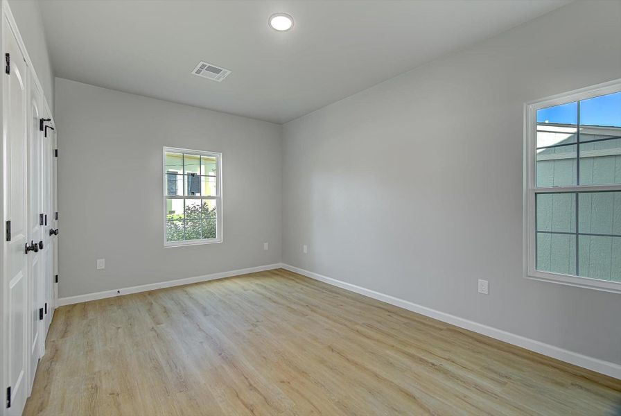 Spacious, unfurnished interior of a new home in , Beaumont (Image 26).