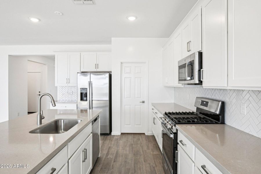 14-web-or-mls-W Pecan Wds-S1004-014