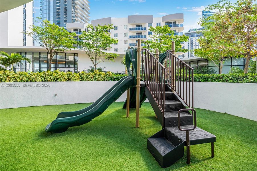 Community amenities in , Miami (Image 51).