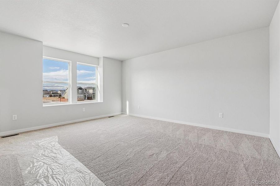 Spacious, unfurnished interior of a new home in Farmlore, Brighton (Image 15).