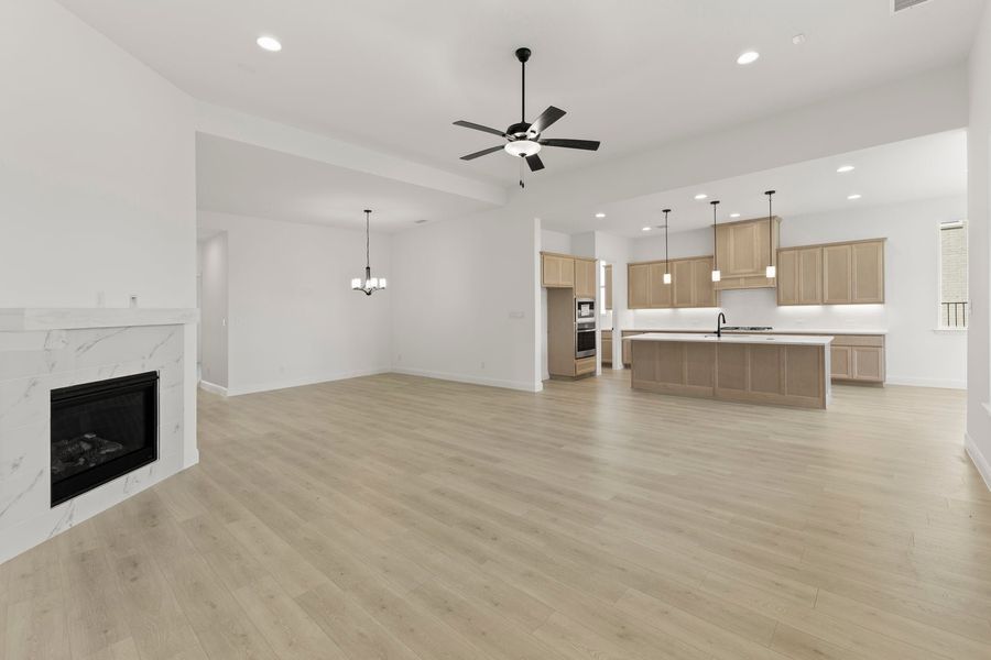 Spacious, unfurnished interior of a new home in Nelson Lake Estates, Rockwall (Image 14). Spacious, unfurnished interior of a new home in Nelson Lake Estates, Rockwall (Image 14).