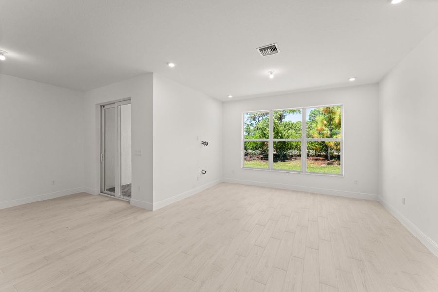 Spacious, unfurnished interior of a new home in Avila, Jensen Beach (Image 17). Spacious, unfurnished interior of a new home in Avila, Jensen Beach (Image 17).