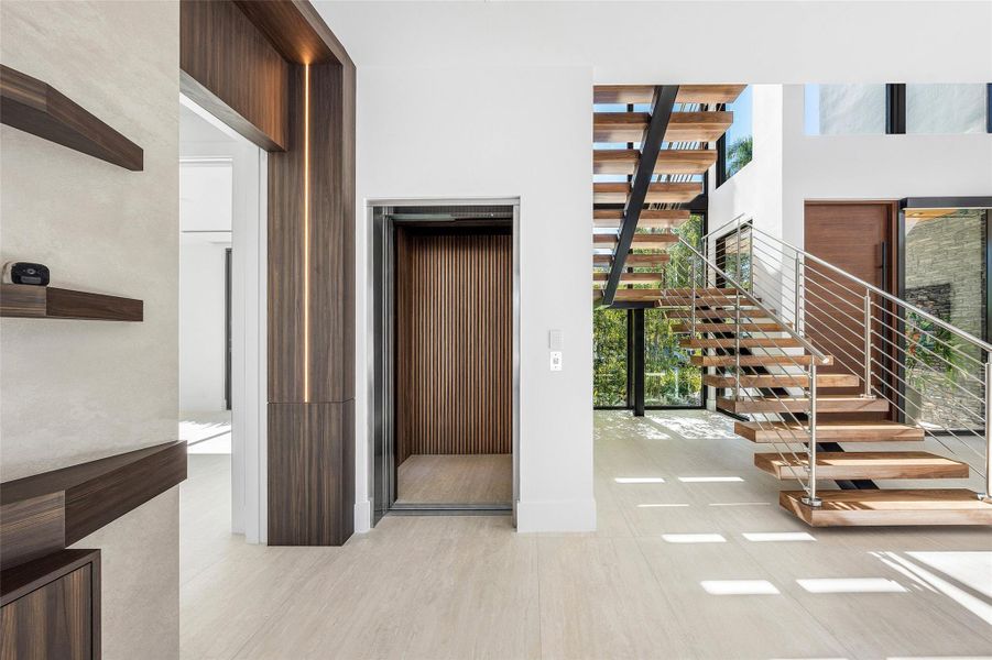 Exterior details and patio area of a home in , Fort Lauderdale (Image 16).