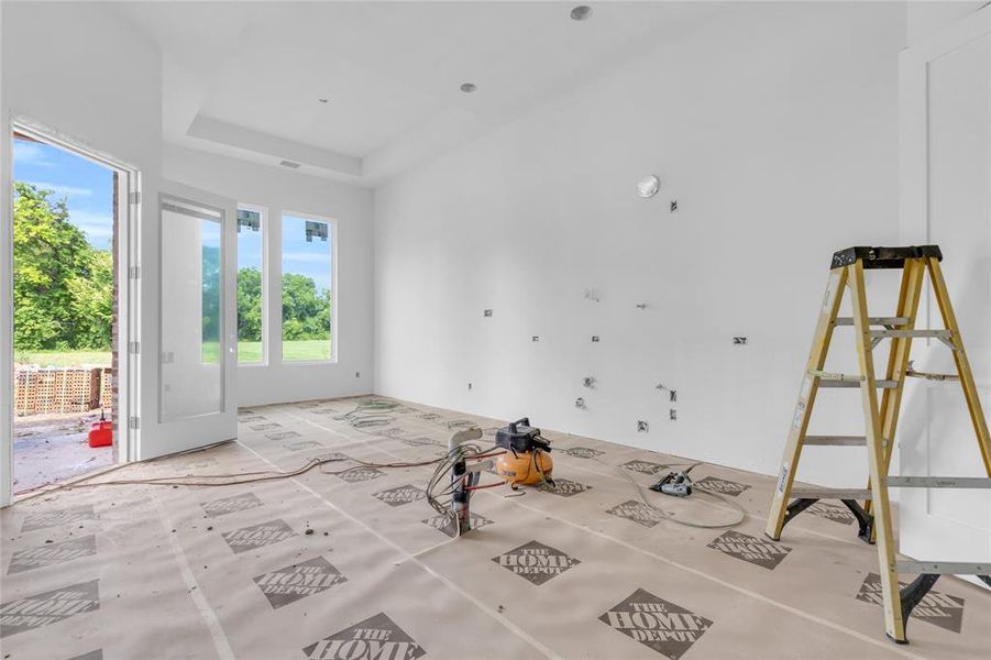 Empty room with a tray ceiling Empty room with a tray ceiling