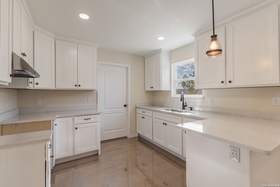 Furnished interior view inside a new home in , Eagle Pass (Image 8).