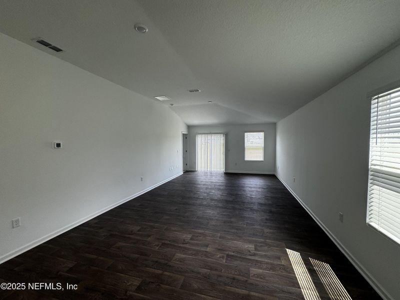 Spacious, unfurnished interior of a new home in The Arbors, Jacksonville (Image 21).