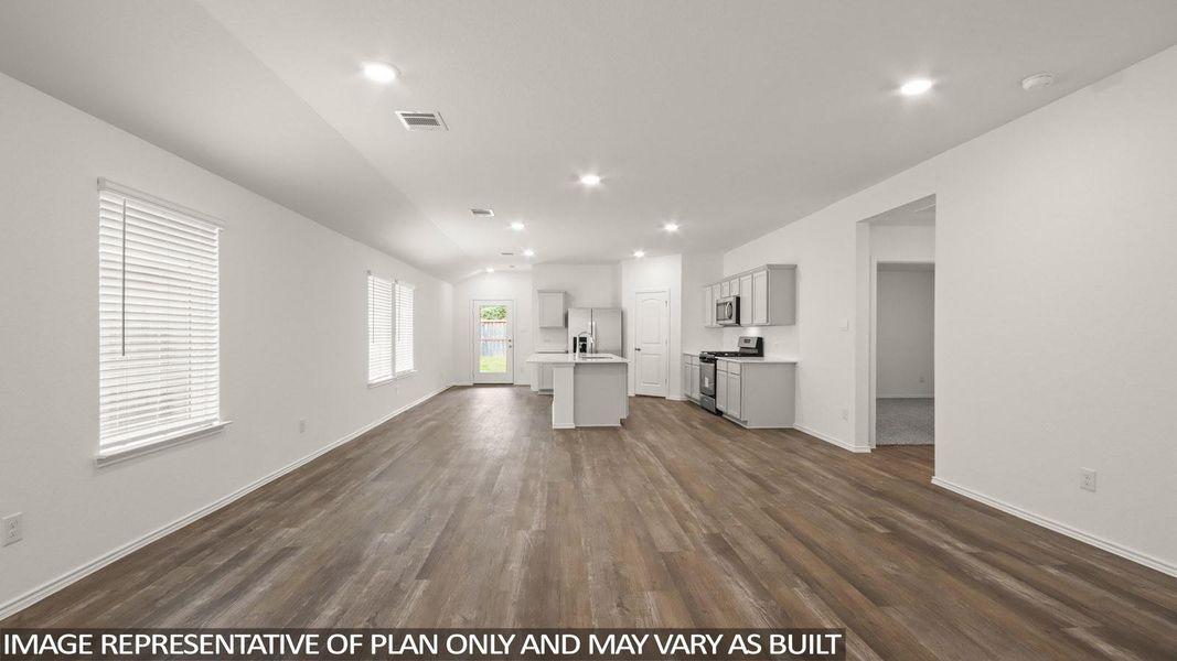 Spacious, unfurnished interior of a new home in Venetian Pines, Conroe (Image 9).