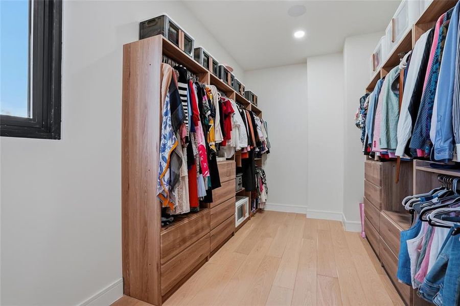 Close-up of interior finishes inside a home in , Tampa (Image 20).