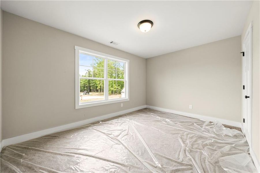 Spacious, unfurnished interior of a new home in Benson Estates, Dallas (Image 30).