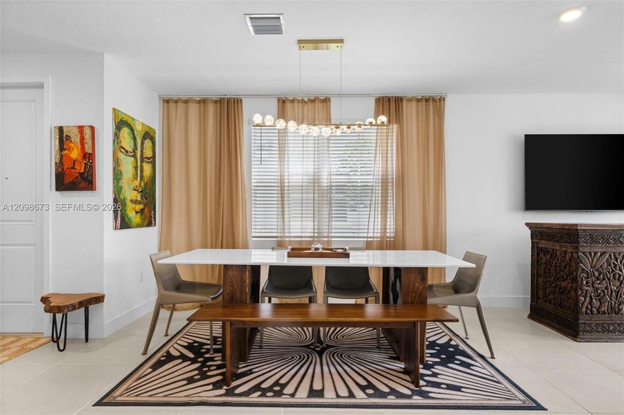 Furnished interior view inside a new home in , Pembroke Pines (Image 7).