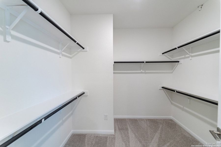 Spacious, unfurnished interior of a new home in Homestead, Schertz (Image 11).