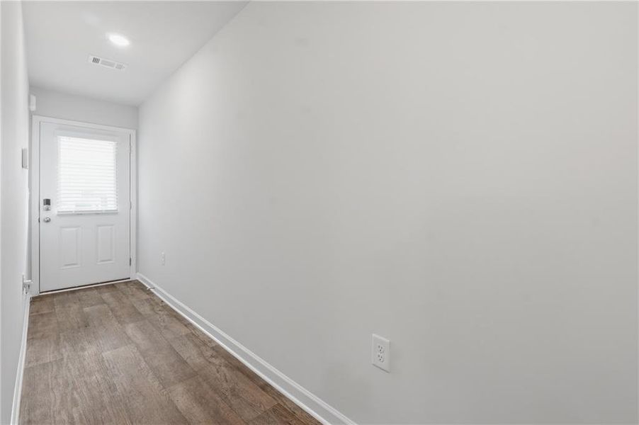 Spacious, unfurnished interior of a new home in Moss Creek, Hogansville (Image 23).