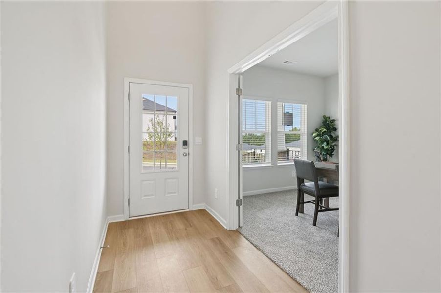 Spacious, unfurnished interior of a new home in Ivey Township, Dallas (Image 25).