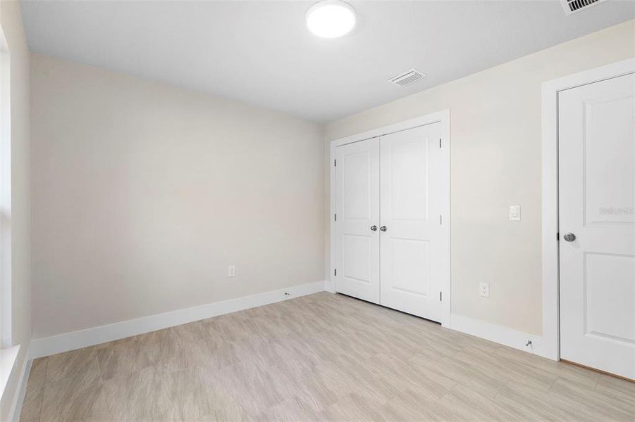 Spacious, unfurnished interior of a new home in , Deland (Image 28).
