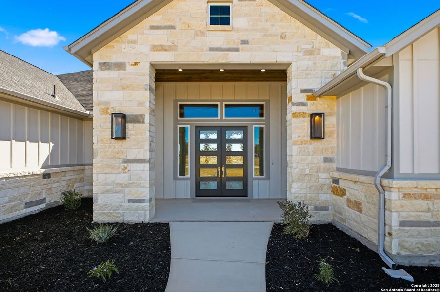Exterior details and patio area of a home in Pradera Ridge, Floresville (Image 21).