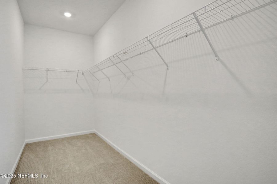 Spacious, unfurnished interior of a new home in Hyland Trail, Green Cove Springs (Image 21).