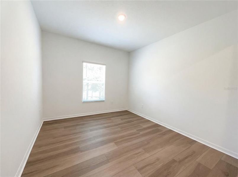 Spacious, unfurnished interior of a new home in Grand Park, Dunnellon (Image 14).