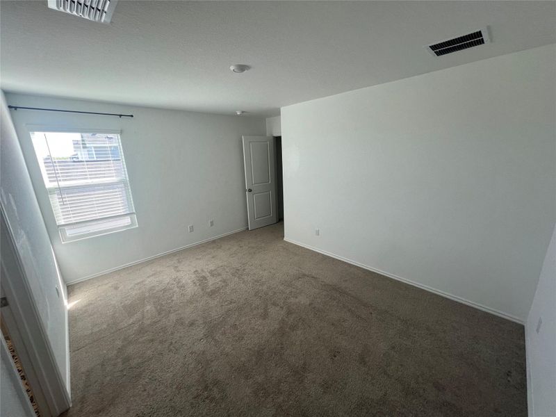 Spacious, unfurnished interior of a new home in Cielo Gardens: Welton Collection, Jarrell (Image 19).