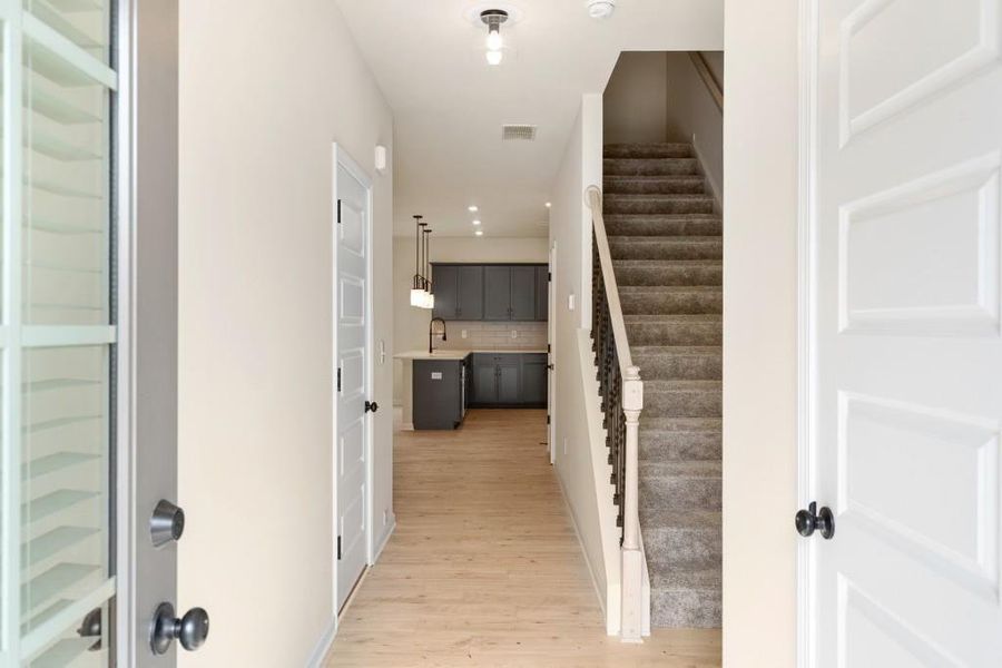 Spacious, unfurnished interior of a new home in Fair Oak, Calhoun (Image 28).