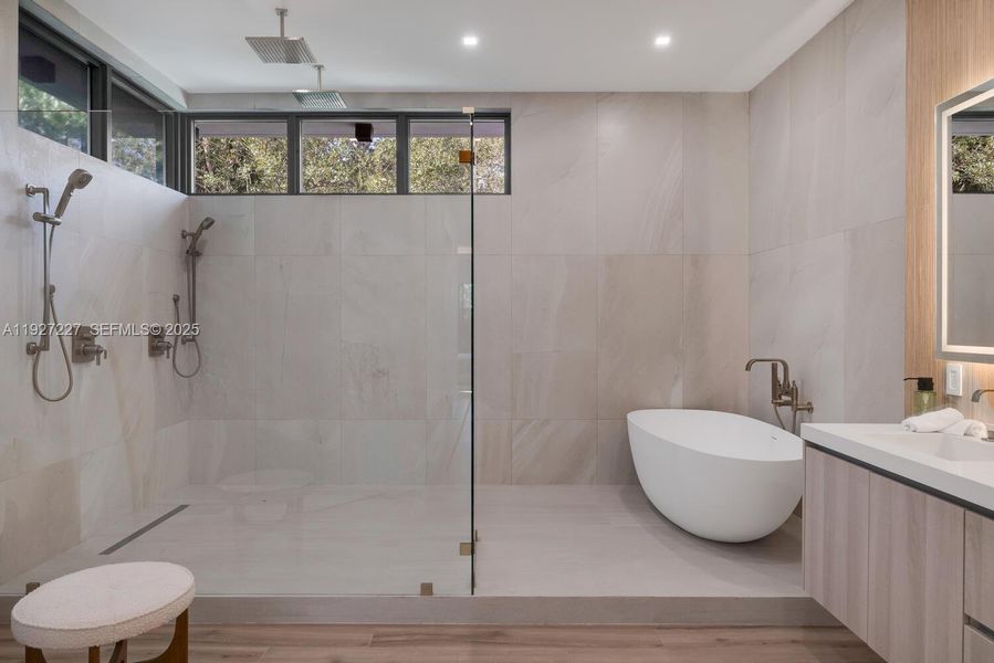 Furnished interior view inside a new home in , Biscayne Park (Image 43). Furnished interior view inside a new home in , Biscayne Park (Image 43).