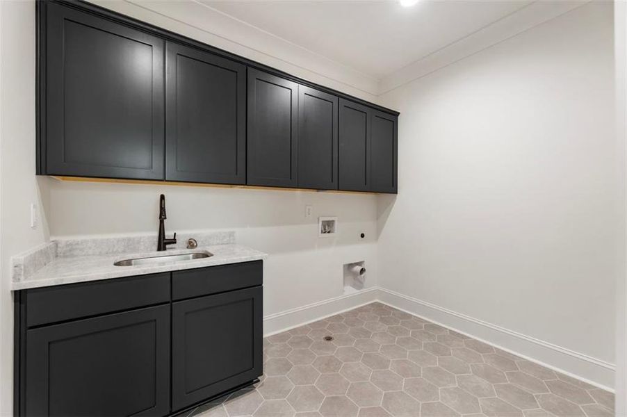 Furnished interior view inside a new home in , Alpharetta (Image 15).