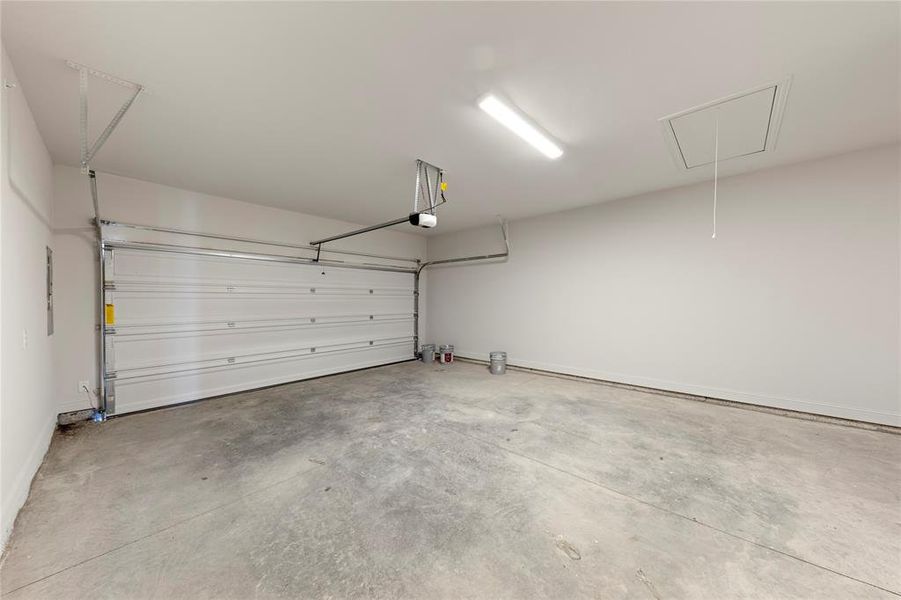 Spacious, unfurnished interior of a new home in Woodbridge, Wylie (Image 14).