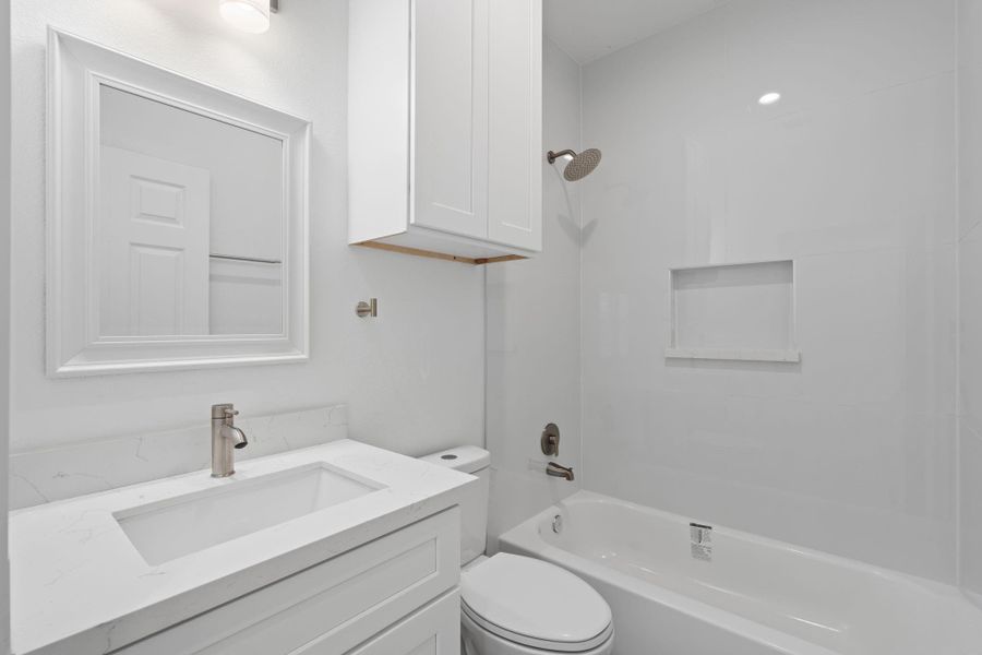 Furnished interior view inside a new home in , Baytown (Image 11).