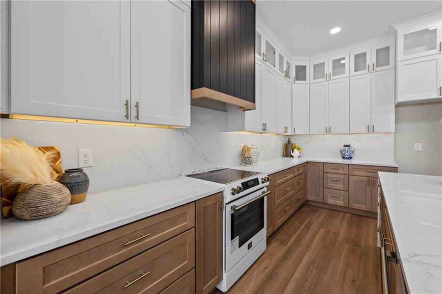 Furnished interior view inside a new home in , Athens (Image 27).